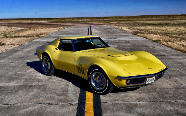 Yellow corvette runway tilt shift free wallpaper for desktop - medium preview image