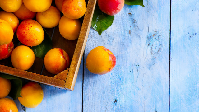 Wooden box ripe peaches blue free wallpaper for desktop - medium preview image