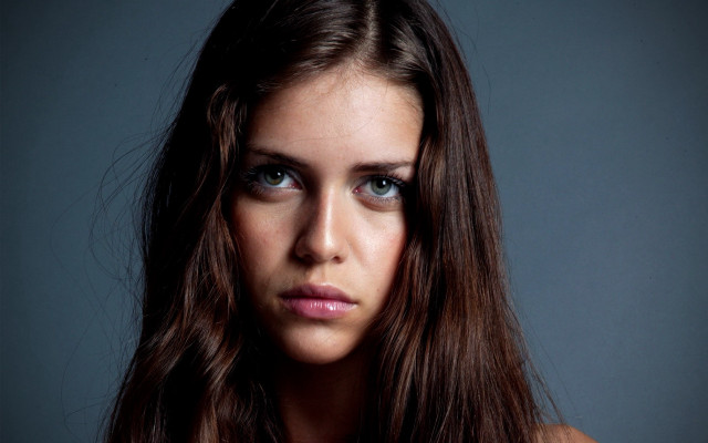 Woman blueeyes longhair portrait symmetrical free wallpaper for desktop - medium preview image