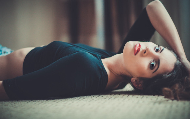 Woman laying portrait asian blackhair free wallpaper for desktop - medium preview image