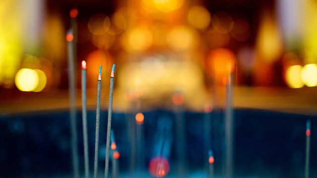 Toothpicks blurry lights blue nails free wallpaper for desktop - medium preview image