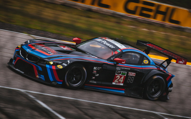 Race track car motion blur free wallpaper for desktop - medium preview image