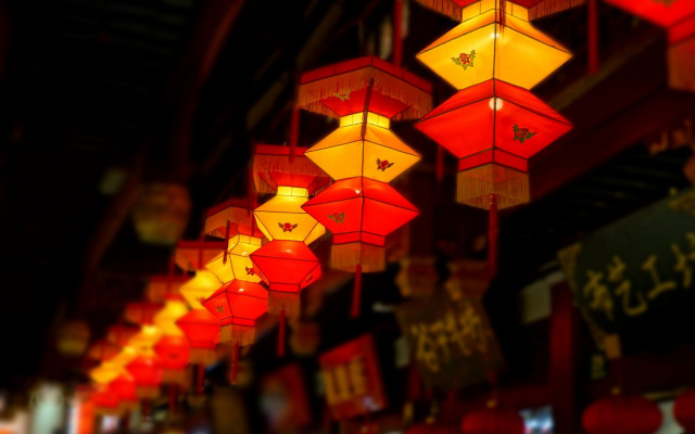 Lanterns asian shrine festival blurry free wallpaper for desktop - medium preview image