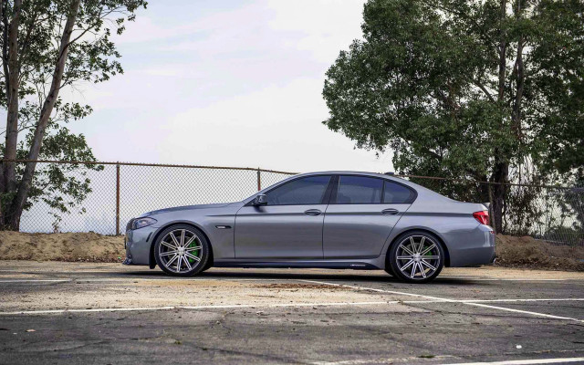 Silver car parking lot fence #5 free wallpaper for desktop - medium preview image