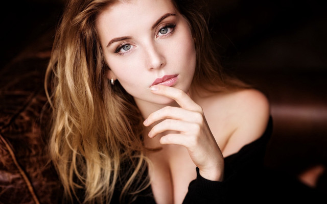 Woman long hair portrait jewelry free wallpaper for desktop - medium preview image