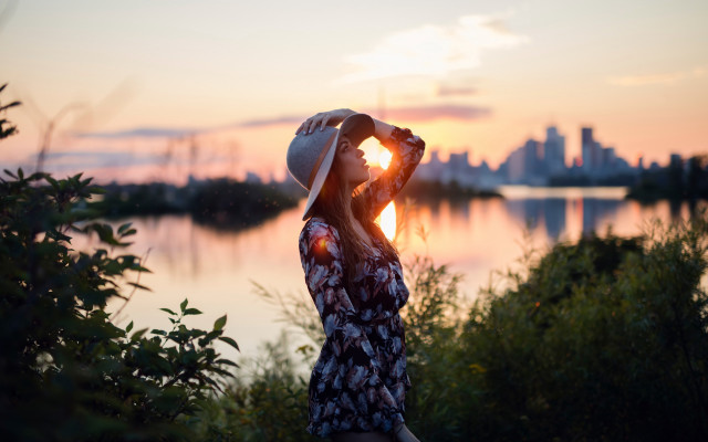 Woman lake sunset hat city free wallpaper for desktop - medium preview image