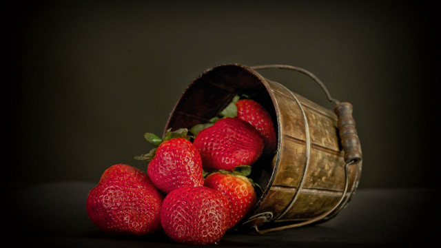 Bucket strawberries black background brown free wallpaper for desktop - medium preview image