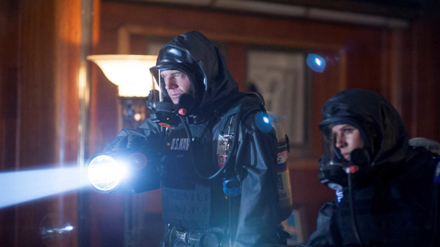 Man black jacket flashlight hooded free wallpaper for desktop - medium preview image