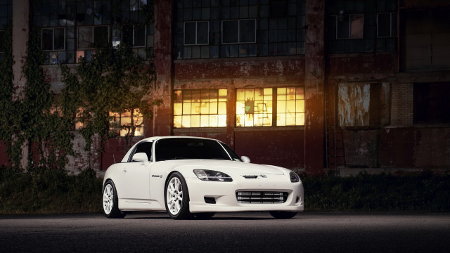 White sports car night city #2 free wallpaper for desktop - medium preview image