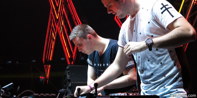 Neon lit futurism baroque cubo free wallpaper for desktop - medium preview image