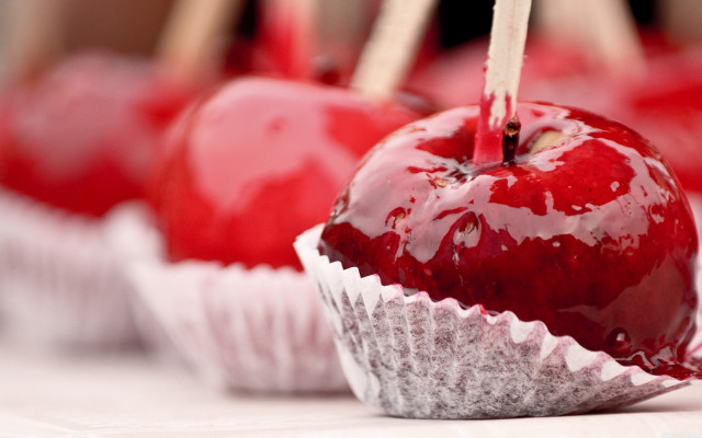 Red apple toothpick background blurry free wallpaper for desktop - medium preview image