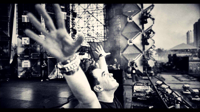 Man reaching shelf store hands free wallpaper for desktop - medium preview image