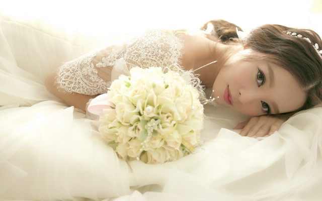 Bride bouquet veil wedding dress free wallpaper for desktop - medium preview image