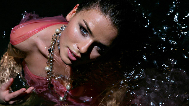 Woman pink dress water chain free wallpaper for desktop - medium preview image