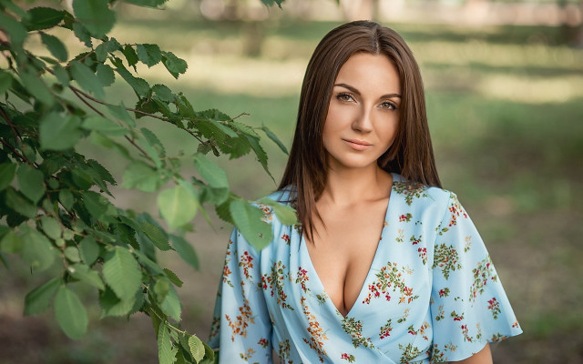 Blue dress woman park portrait free wallpaper for desktop - medium preview image