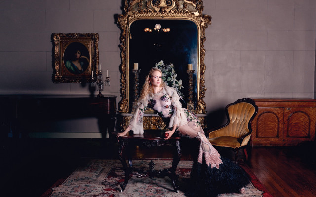 Woman white dress mirror flower free wallpaper for desktop - medium preview image