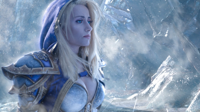 Snowy aurora blonde armored woman free wallpaper for desktop - medium preview image
