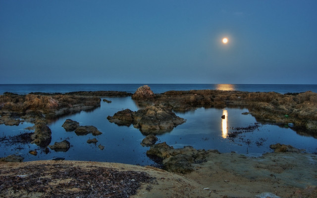 Full moon ocean rocks lighthouse free wallpaper for desktop - medium preview image