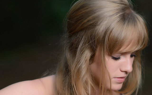 Woman long hair cellphone flower free wallpaper for desktop - medium preview image