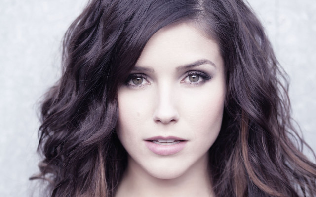 Woman longhair blackshirt blowingwind fineart free wallpaper for desktop - medium preview image