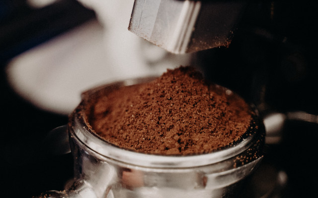 Coffee grinder cup spoon blurry free wallpaper for desktop - medium preview image