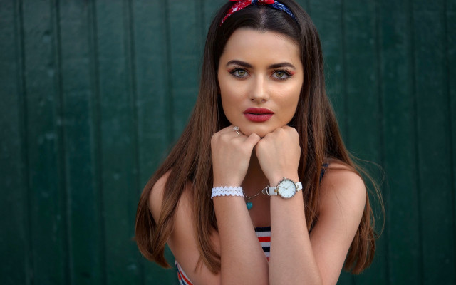 Woman redbow greenwall photorealistic portrait free wallpaper for desktop - medium preview image