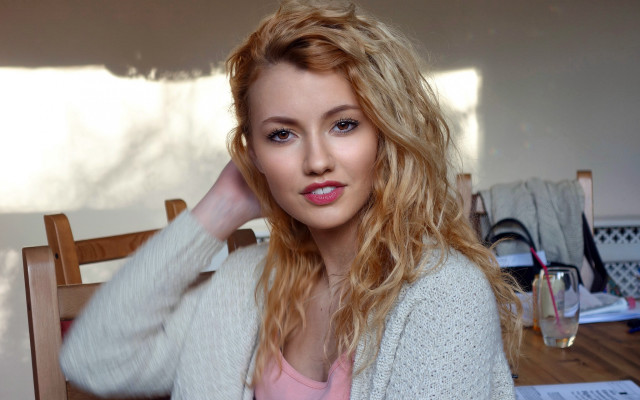 Woman wine book portrait blonde free wallpaper for desktop - medium preview image