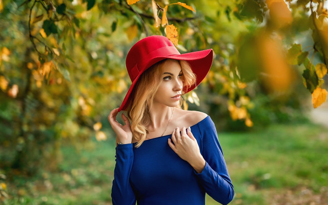 Woman redhat bluedress autumn park free wallpaper for desktop - medium preview image