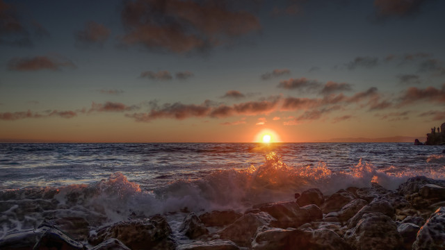 Sunset ocean waves lighthouse cloudy free wallpaper for desktop - medium preview image