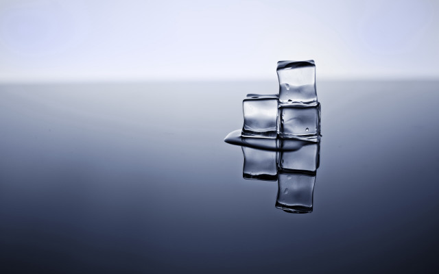 Ice cubes reflection 3d render free wallpaper for desktop - medium preview image