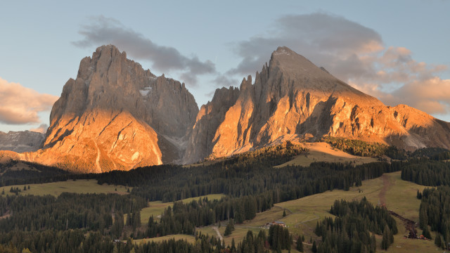 Mountain range clouds houses dusk free wallpaper for desktop - medium preview image