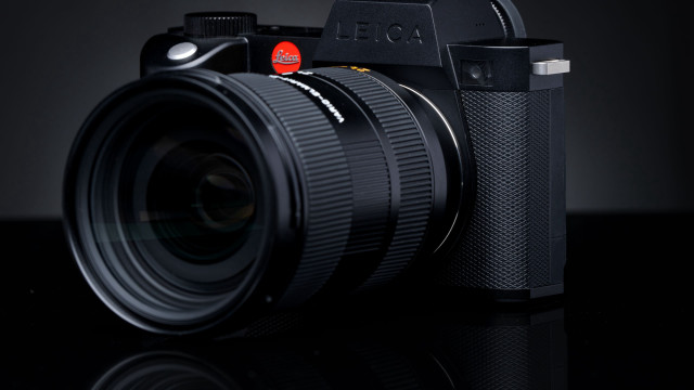Camera lens flash black surface free wallpaper for desktop - medium preview image