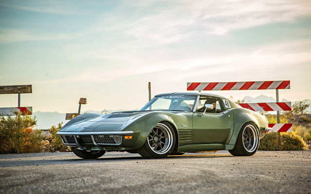 Green sports car red white free wallpaper for desktop - medium preview image