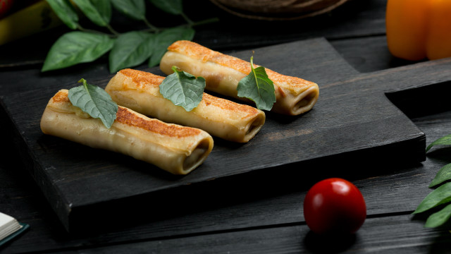 Food couple wooden board vegetables free wallpaper for desktop - medium preview image