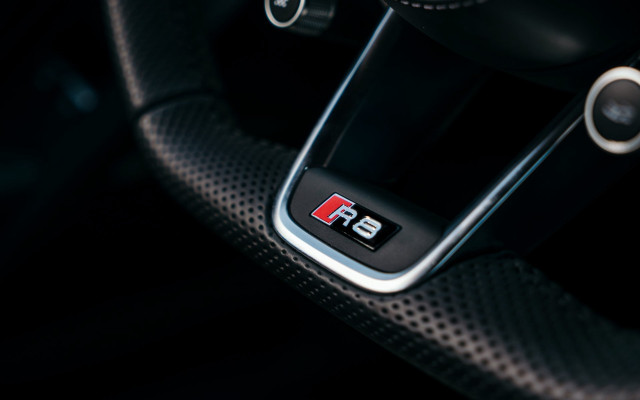 Steering wheel button center console free wallpaper for desktop - medium preview image