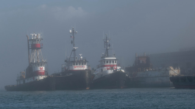 Boats foggy ocean architecture bridge free wallpaper for desktop - medium preview image