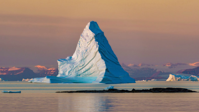 Iceberg mountains sunset ocean beach free wallpaper for desktop - medium preview image