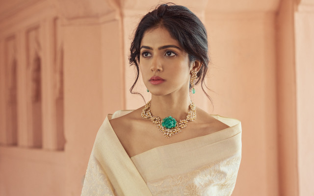 Woman green necklace white dress free wallpaper for desktop - medium preview image