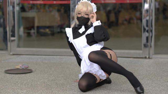 Black white cosplay maid blonde free wallpaper for desktop - medium preview image