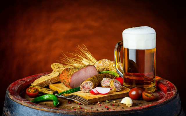 Barrel beer glass meat vegetables free wallpaper for desktop - medium preview image