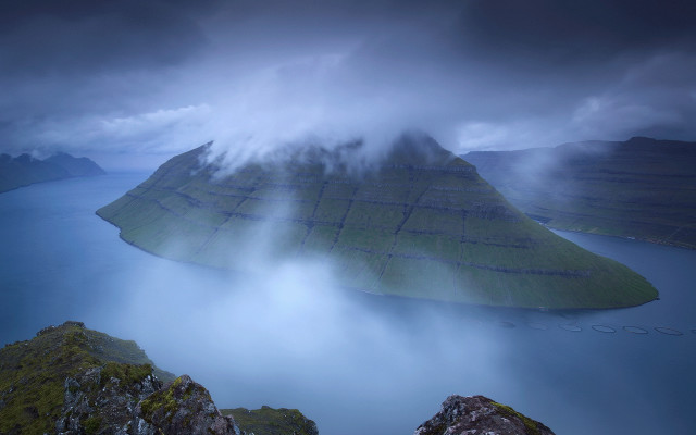 Mountain water cloudy sky nature free wallpaper for desktop - medium preview image