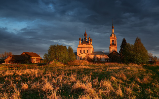 Church tower steeple cloudy dusk free wallpaper for desktop - medium preview image