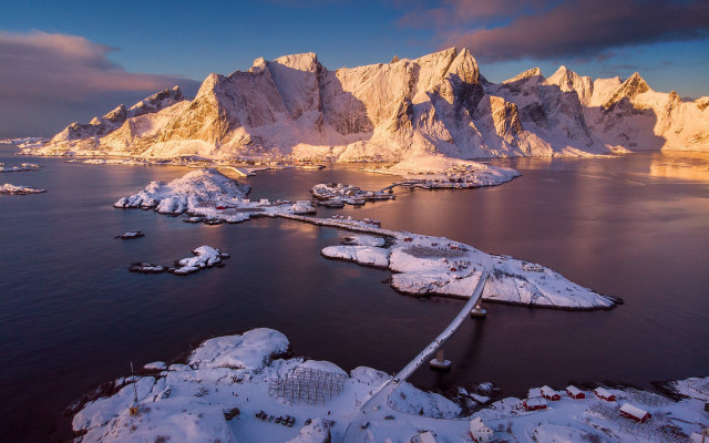 Snowy mountain landscape fishing net free wallpaper for desktop - medium preview image