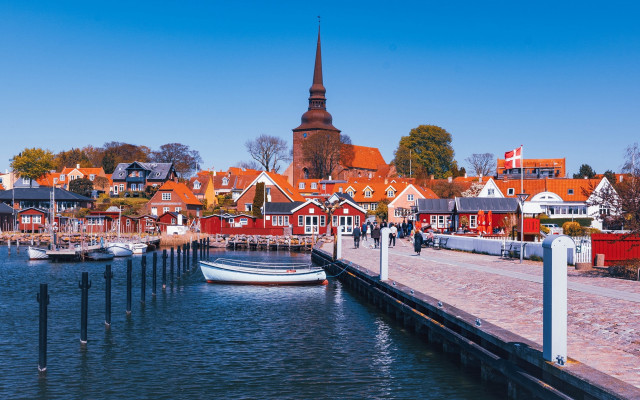 Boat dock town steeple people free wallpaper for desktop - medium preview image