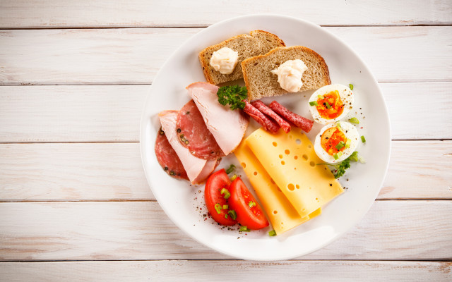 Plate food bread cheese tomatoes free wallpaper for desktop - medium preview image