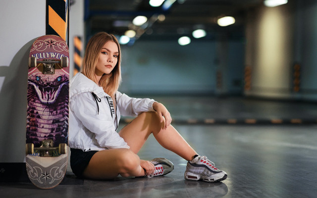 Woman skateboard dragon portrait bokeh free wallpaper for desktop - medium preview image