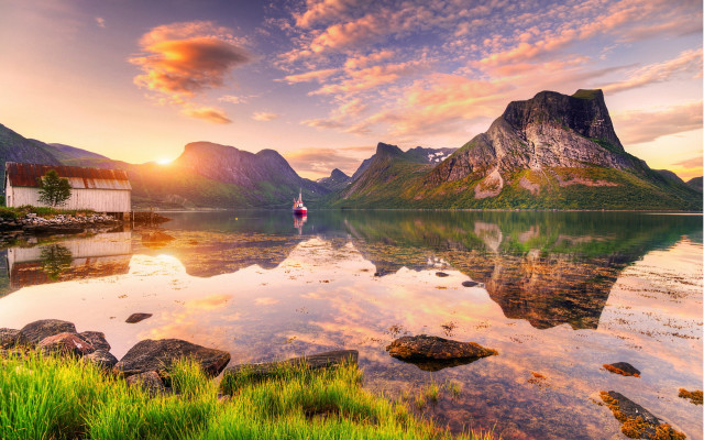 Mountain lake boat red roof free wallpaper for desktop - medium preview image