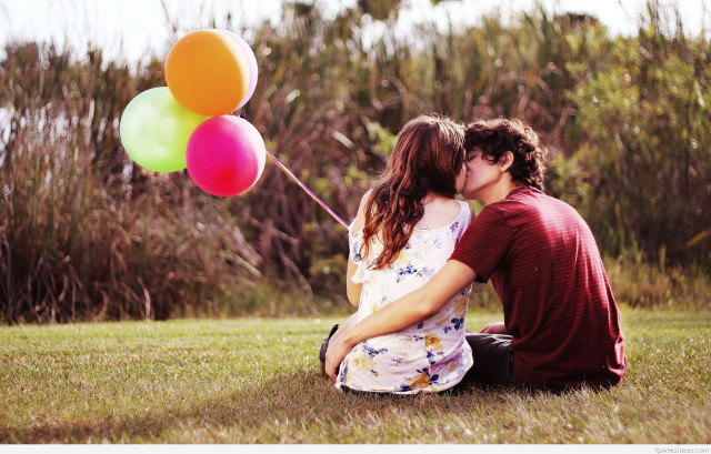 Couple kissing grass balloons air free wallpaper for desktop - medium preview image