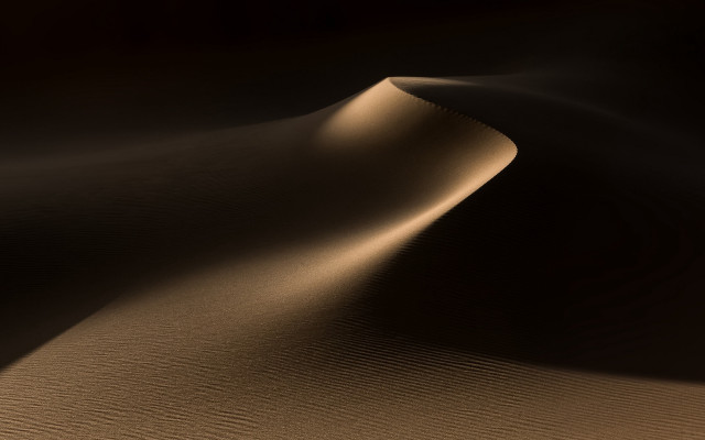 Desert sand dunes light minimalism free wallpaper for desktop - medium preview image