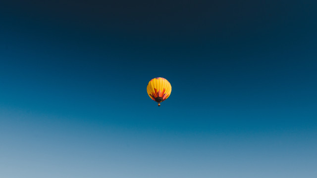 Hot air balloon blue sky #2 free wallpaper for desktop - medium preview image